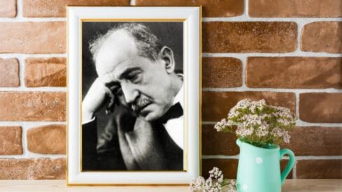 أمير الشعراء أحمد شوقي